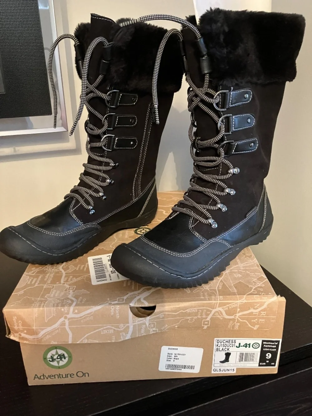 J-41 Women's Duchess Snow Boot. Black Size 9